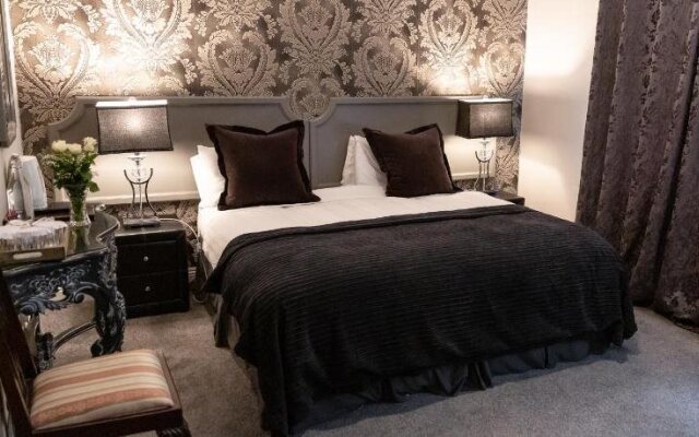 Aaron Court Bed & Breakfast