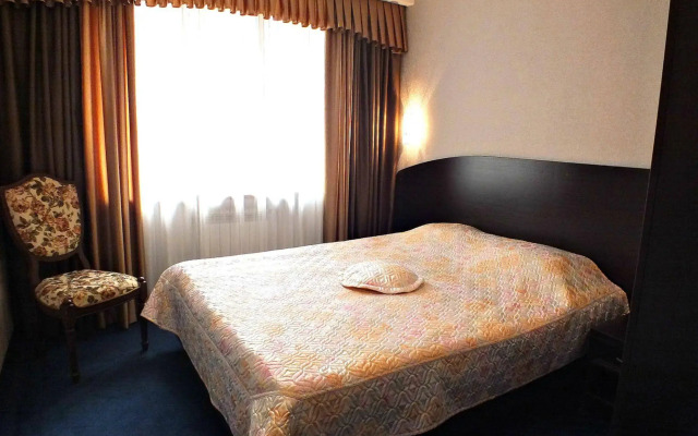 Hotel Kavkaz