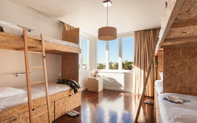 Estoril Beach House - Hostel