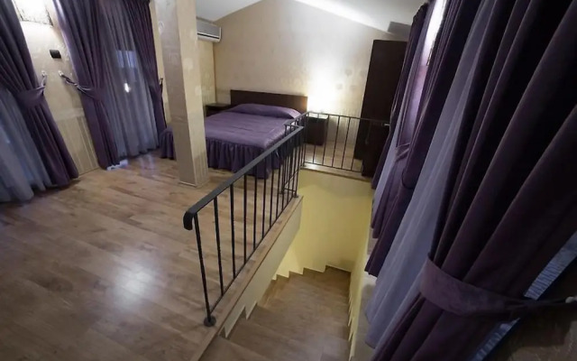 Kris Hotel