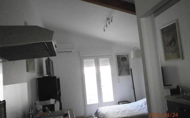 Studio équipé avec jardin+parking à la plage...