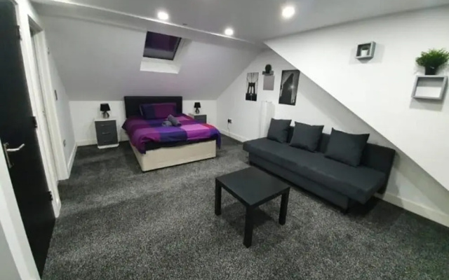 3 Bedrooms Apartments Near Town Center