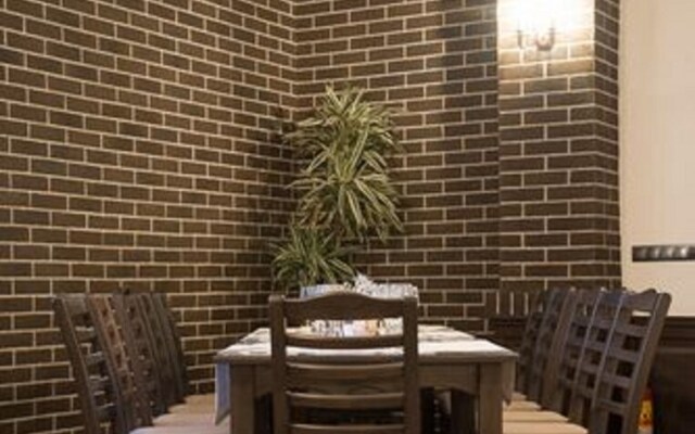 Hotel Trotus
