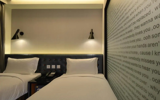 Stay Hotel - Taichung Yizhong