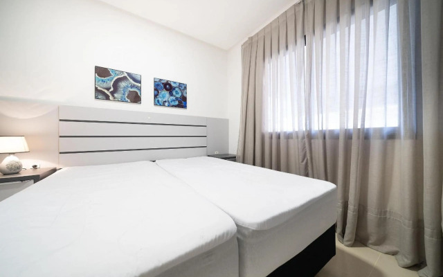 156 - Lindo apartamento a 50mts do mar em Canto Grande