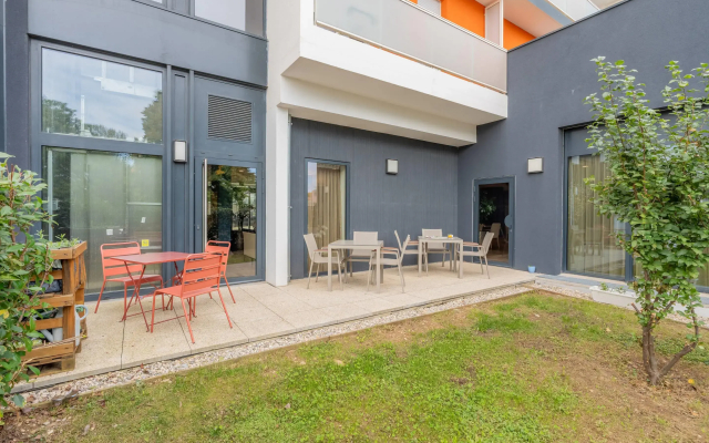 Quality Suites Villefontaine