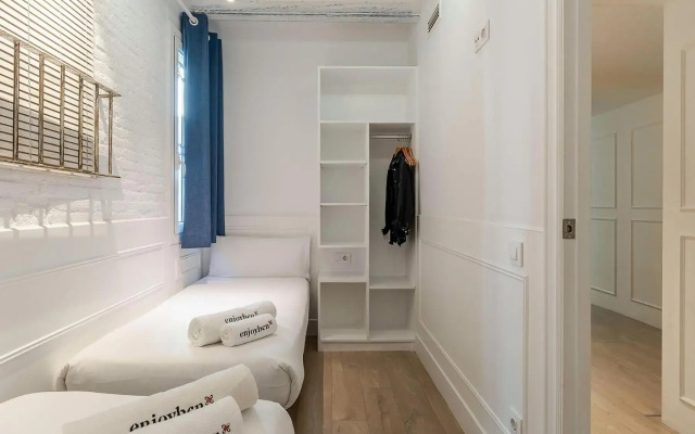 Enjoybcn Colon Apartments