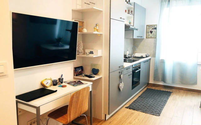 Brand New Suite next to Palace & Beach