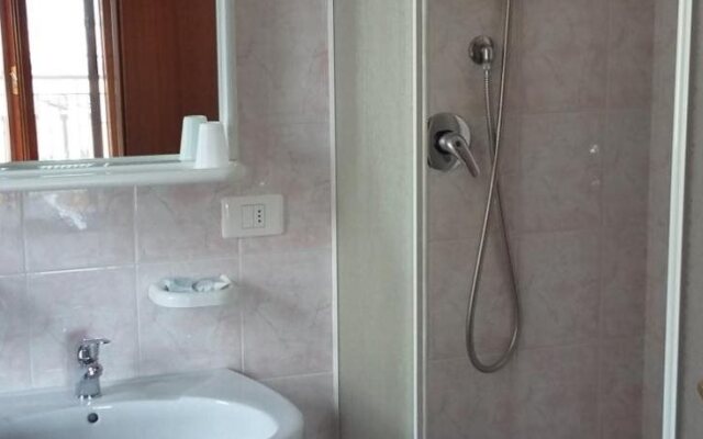 Hotel Caimo Bed-Breakfast