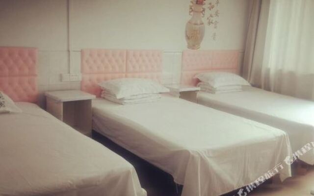 Yangshuo Xinlong Hotel (Songcheng Qiangu Scenery Area Shop)