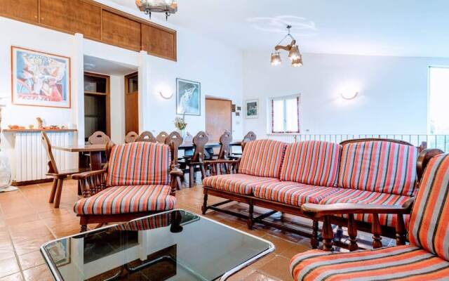 Villa Vallocchia - sleeps 18. Exclusive pool/grounds. Spoleto 10 mins. Rome 1 hr