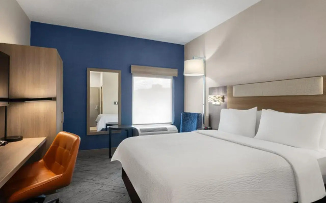 Holiday Inn Exp Meadville I-79 Exit 147a