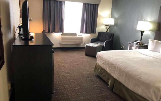 Baymont by Wyndham Chester IL Hotel