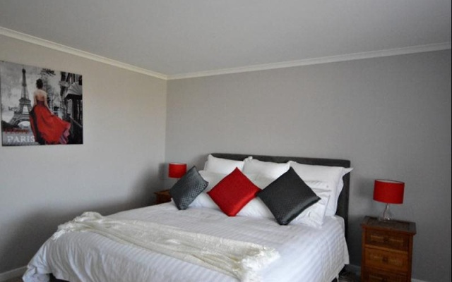 Sancerre Estate – Guest Rooms – Ballandean