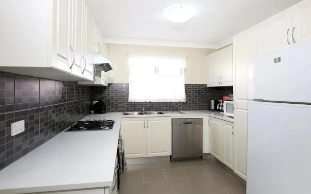 Kingfisher - Pet-Friendly - 10 Mins to Hyams Beach