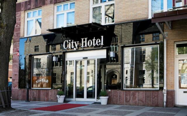 City Hotel