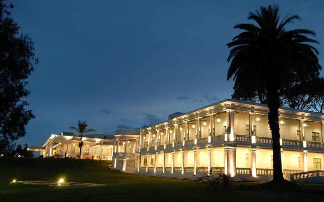 Howard Johnson By Wyndham Sierras Hotel And Casino