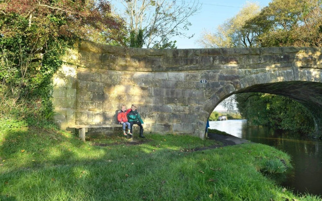 Orchard Glamping -willow Pod
