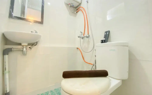 Beautiful And Cozy 2Br Bassura City Apartment