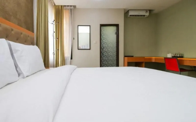 Sky Inn Ketintang 1