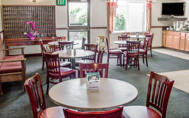 Quality Inn & Suites Longview Kelso