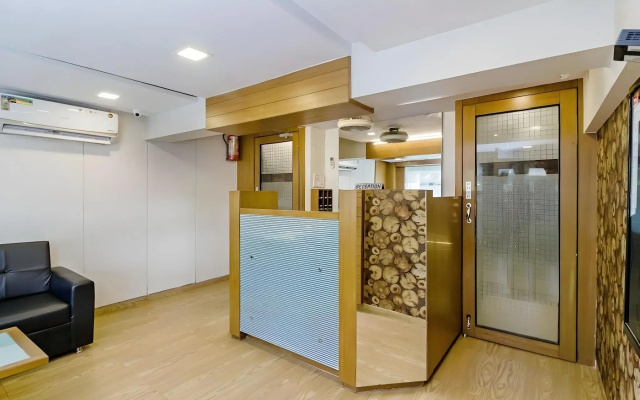 OYO 8760 Hotel Arma Residency