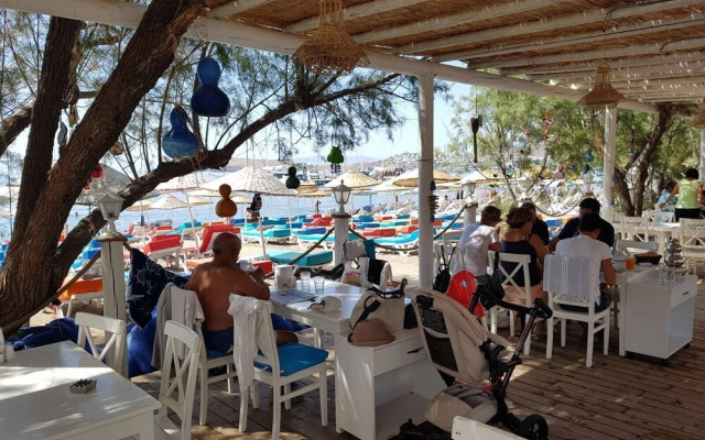 Mausolos Beach Hotel