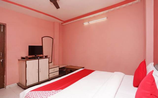 OYO 12546 Hotel Madhuban