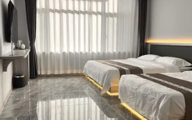 Warm Harbour Hotel
