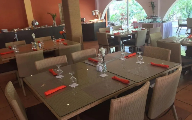 Coronado Golf & Beach Resort