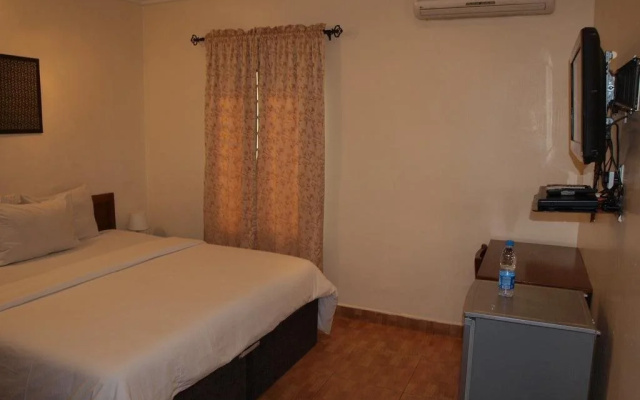 Bay Suites