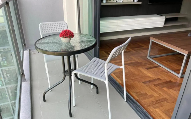 Charming & Cozy Premier Suites @ Vista Residence