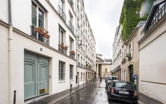 Modern & Design Flat in the heart of the Marais