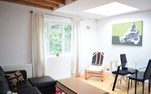 Spacious 2 Bedroom Apartment in Trendy Dalston