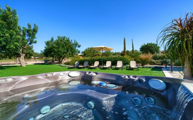 5 bedroom Villa Rio with large private pool and hot tub, Aphrodite Hills Resort