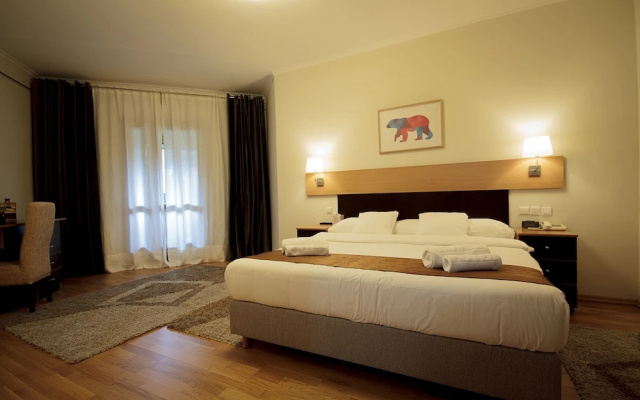 Hotel Junior