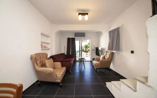 Villa 200 m to Beach With Backyard in Bodrum