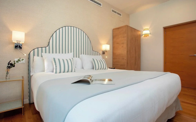 Exclusive Apartment 5BD in Seville. Carlos V