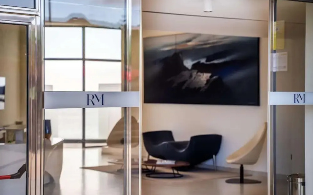 Royal Marina Suites Boutique Hotel