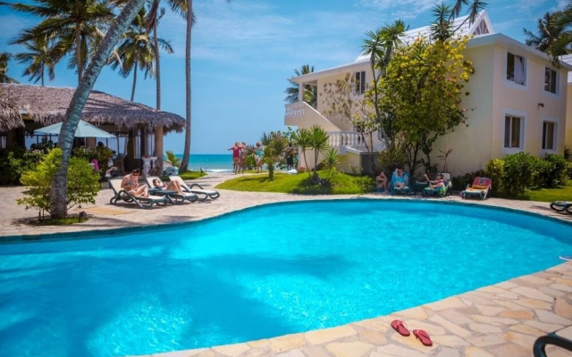 Las Canas Beach Retreat