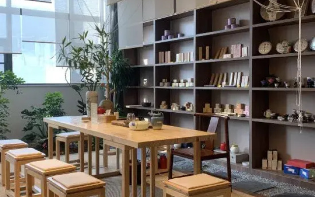 Yilong Anyun Hotel (Wuhan High-speed Rail Station Happy Valley Store)