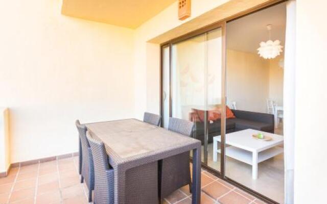 Duquesa Village Apartemento 2115