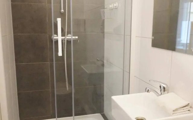 Central 2 bedroom flat for families & calm guests