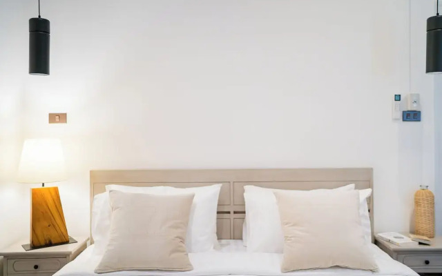 Kira Japandi Escape Sauna Rooftop Cinema