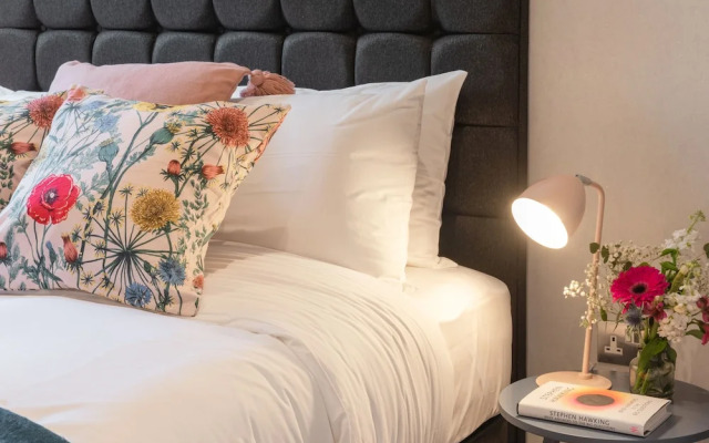 Sweet Inn - Kensington High Street