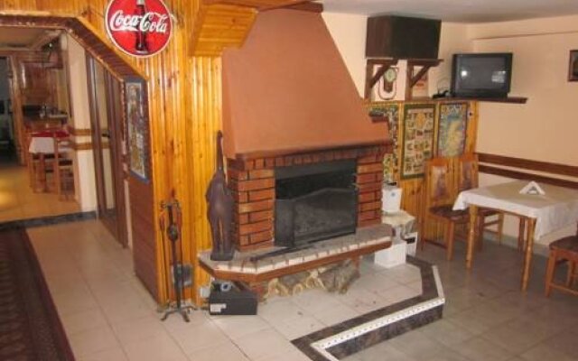 Family Hotel Karov