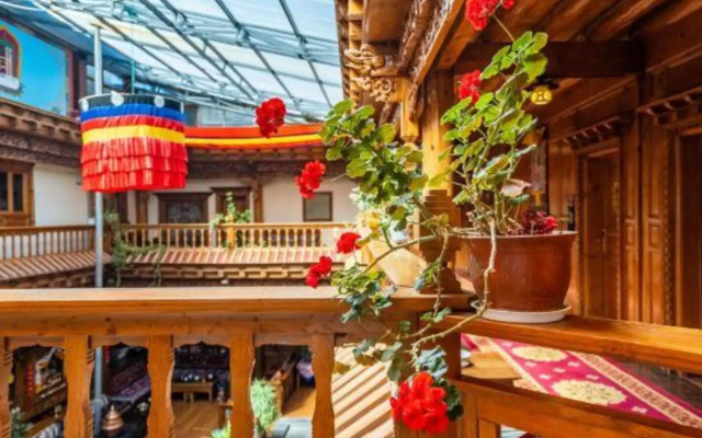 Shangri la Le Fu Ge Dan Inn (dukezong ancient city store)