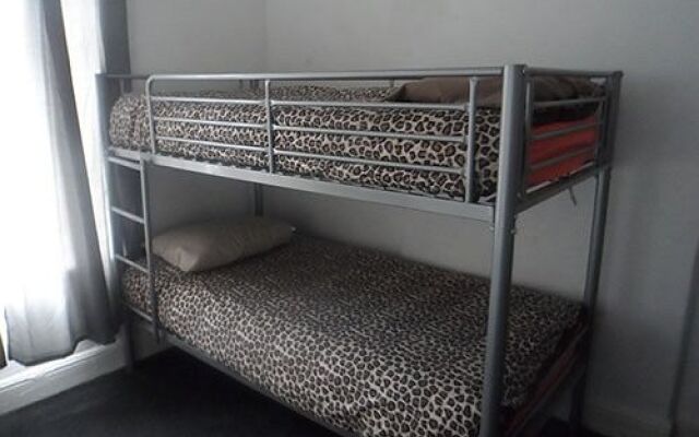 The Hangover Hotel - Hostel