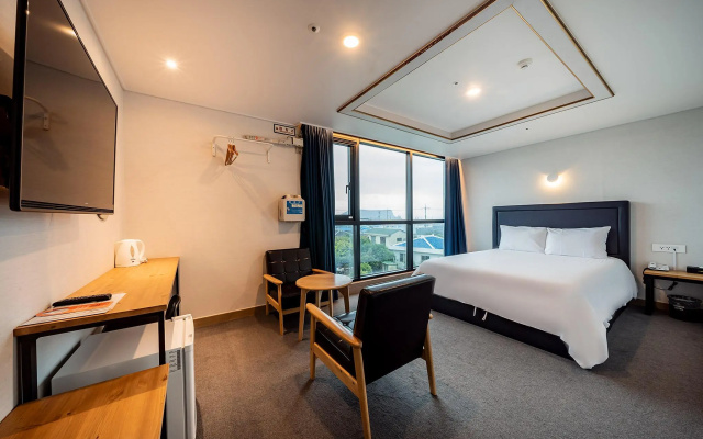 Sunrise Hotel Seopjikoji