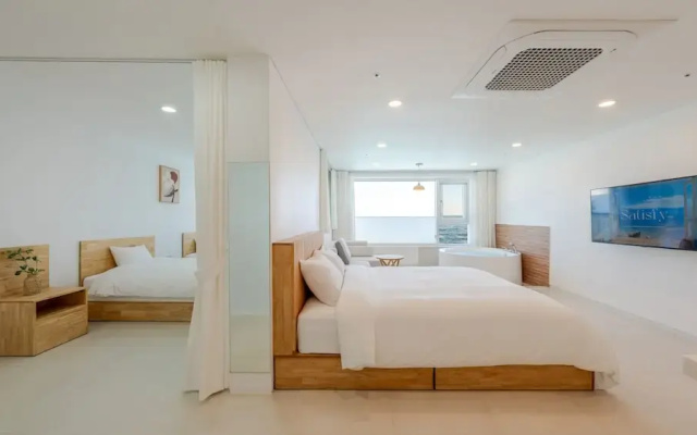 Donghae Badadam Ocean View Spa Pension